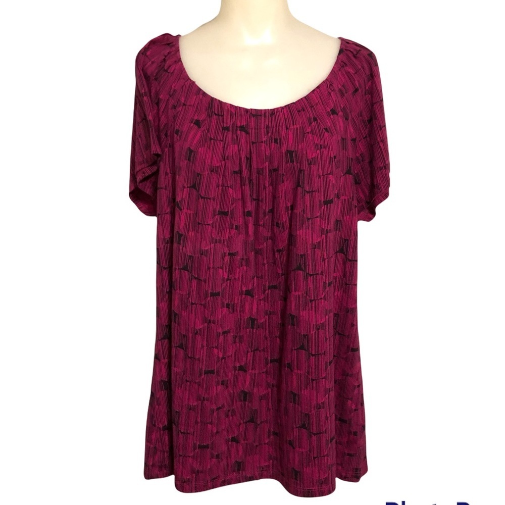 Style & Co. Short Sleeve Scoop Neck Tee in Berry with Black Print